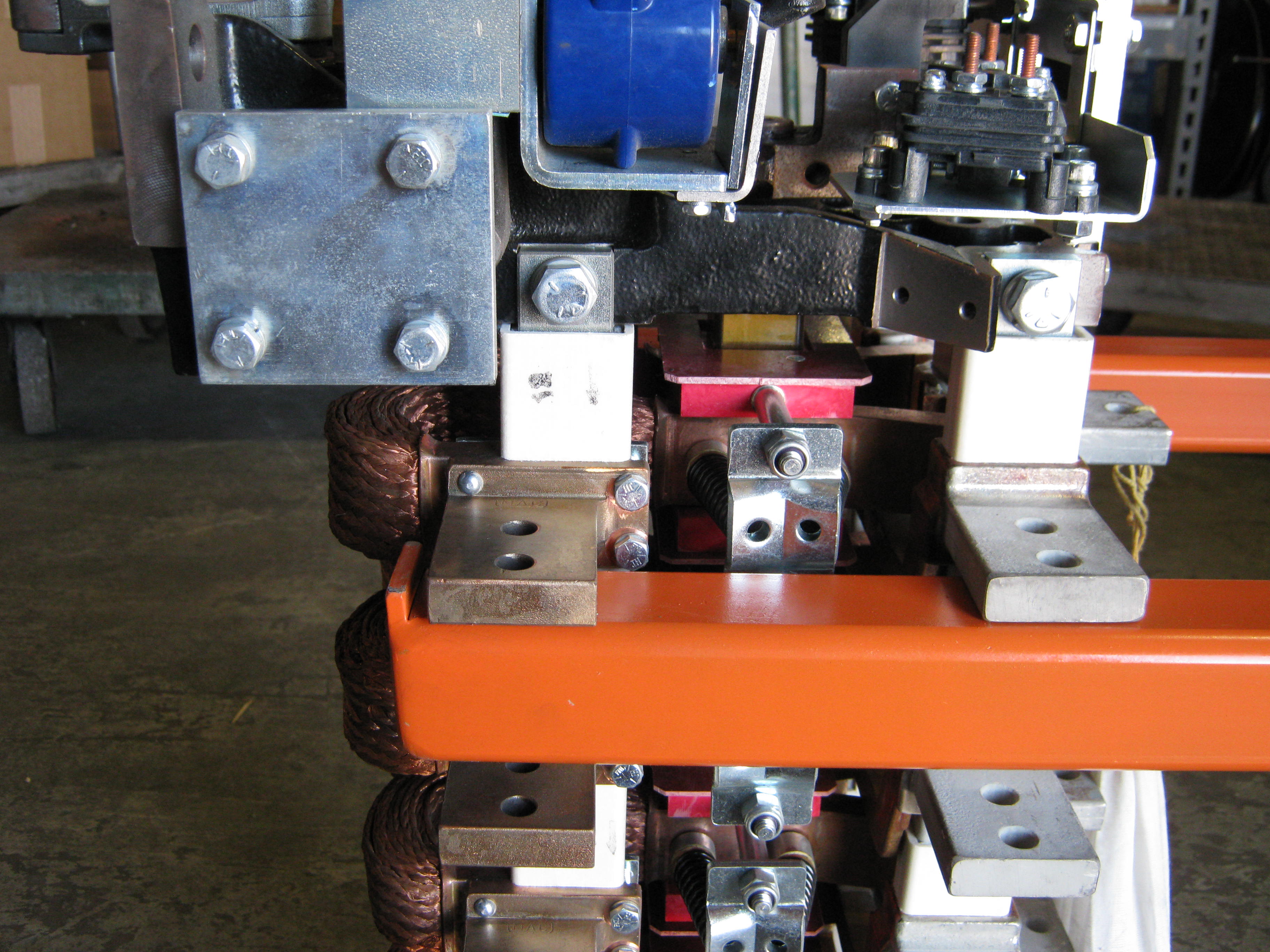 Close up so you can see how the lip works