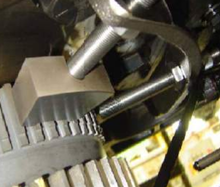 Blocks installed on the split gear