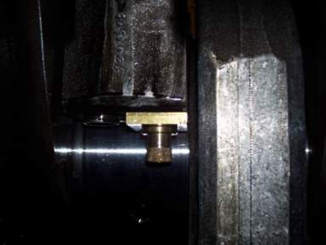 T4 Connecting Rod Bearing Retainers